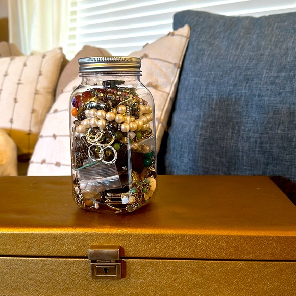 Jewelry Jar Containing 1-1.5 lbs of Wearable Jewelry- vintage to Now All Styles - Picture 7 of 9